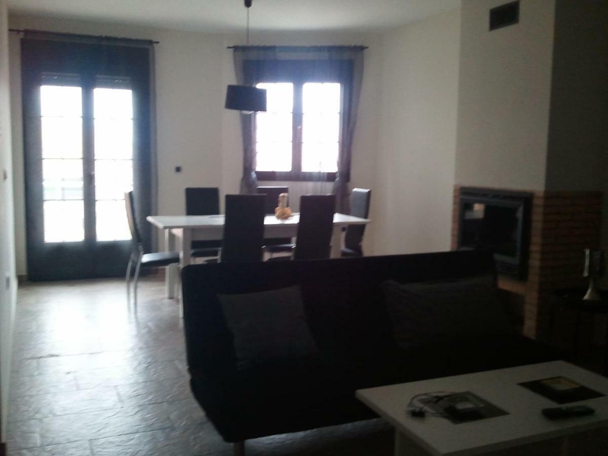 Casa El Lince: Rural Retreat With Wi-fi And Jacuzzi Holiday home Zarza De Granadilla